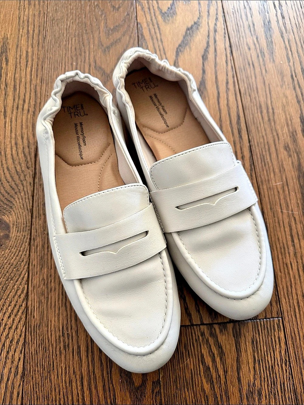 Time and Tru Planet M24 Loafer Flats in White Size US 8